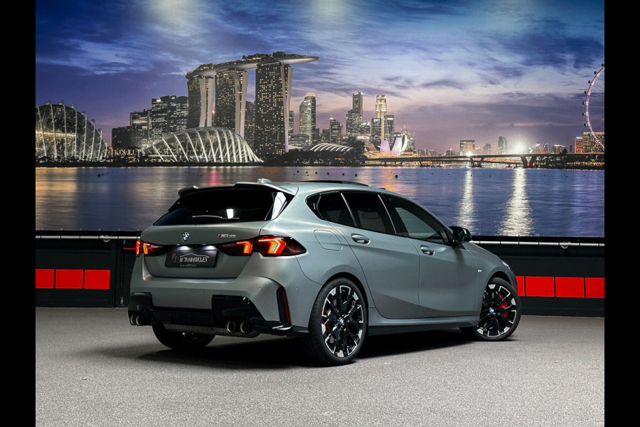 BMW 1-serie M135 xDrive Frozen|H/K|360|HUD|Panorama