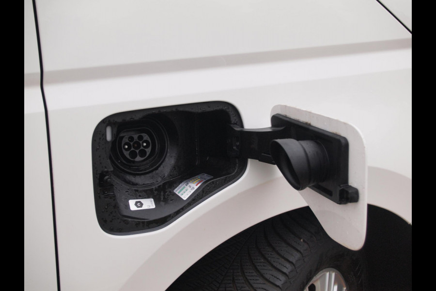 Volkswagen Multivan 1.4 eHybrid L2H1 Life | 7 persoons | Camera | Apple Carplay | NL-Auto |