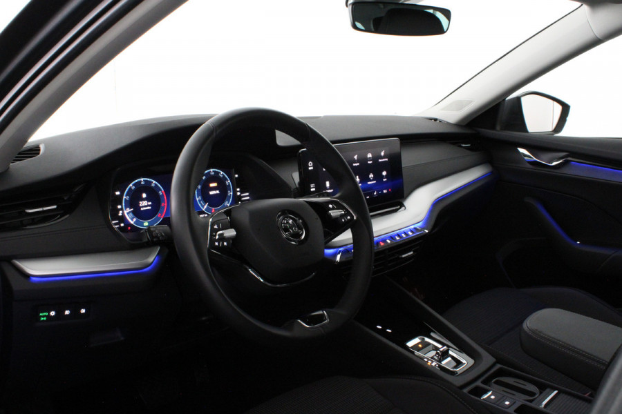 Škoda Octavia Combi 1.0 e-TSI Ambition > Trekhaak/Camera/Stoelverwarming/Sfeerverlichting.... | 4353|