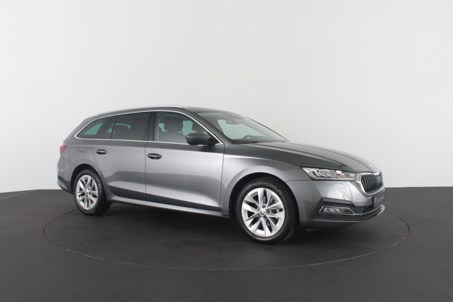 Škoda Octavia Combi 1.0 e-TSI Ambition > Trekhaak/Camera/Stoelverwarming/Sfeerverlichting.... | 4353|