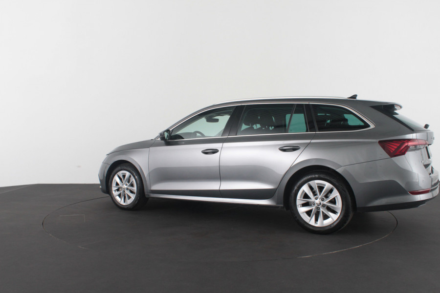 Škoda Octavia Combi 1.0 e-TSI Ambition > Trekhaak/Camera/Stoelverwarming/Sfeerverlichting.... | 4353|