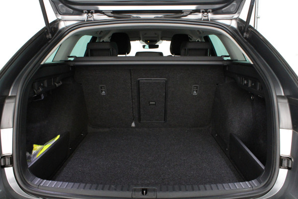 Škoda Octavia Combi 1.0 e-TSI Ambition > Trekhaak/Camera/Stoelverwarming/Sfeerverlichting.... | 4353|