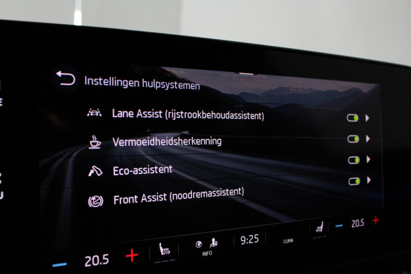 Škoda Octavia Combi 1.0 e-TSI Ambition > Trekhaak/Camera/Stoelverwarming/Sfeerverlichting.... | 4353|