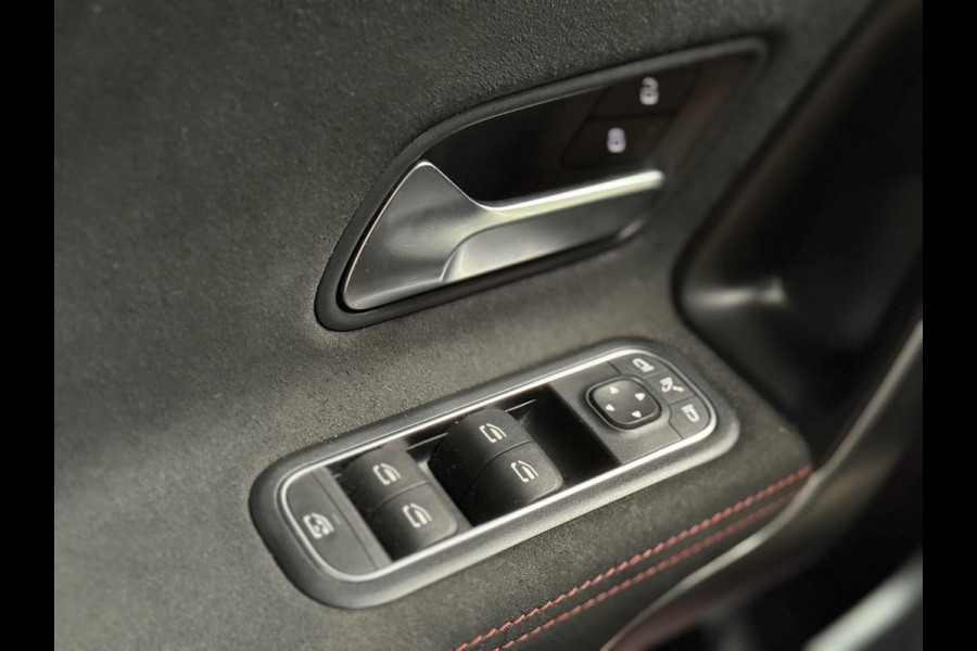 Mercedes-Benz A-Klasse 200 d Premium Plus Limo AMG Night | Pano | Burmester | Camera