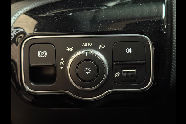 Mercedes-Benz A-Klasse 200 d Premium Plus Limo AMG Night | Pano | Burmester | Camera