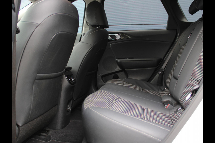 Kia Ceed Sportswagon 1.0 T-GDi DynamicPlusLine | Trekhaak| Climate control | Stoel en stuurverwarming | Keyless entry | Kia Ceed Sportswagon 1.0 T-GDi DynamicPlusLine | Trekhaak| Climate control | Stoel en stuurverwarming | Keyless entry |