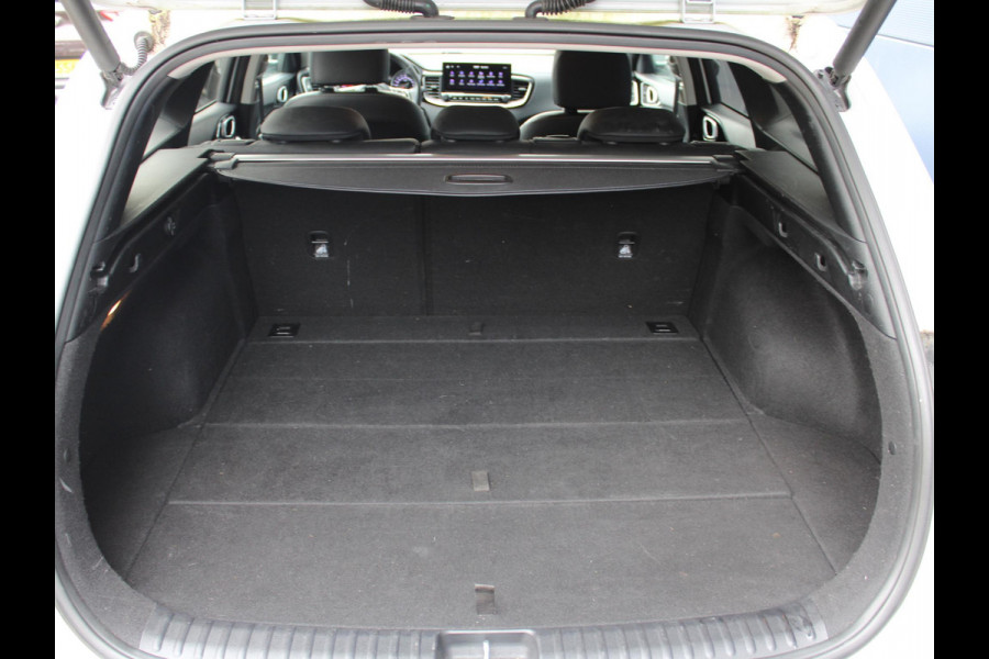 Kia Ceed Sportswagon 1.0 T-GDi DynamicPlusLine | Trekhaak| Climate control | Stoel en stuurverwarming | Keyless entry | Kia Ceed Sportswagon 1.0 T-GDi DynamicPlusLine | Trekhaak| Climate control | Stoel en stuurverwarming | Keyless entry |