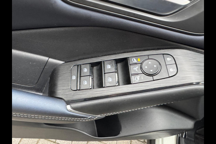 Nissan QASHQAI 1.3 MHEV 158Pk Tekna+ /Pano/Leer/Bose/HUD /Trekhaak Nissan QASHQAI 1.3 MHEV 158Pk Tekna+ /Pano/Leer/Bose/HUD /Trekhaak