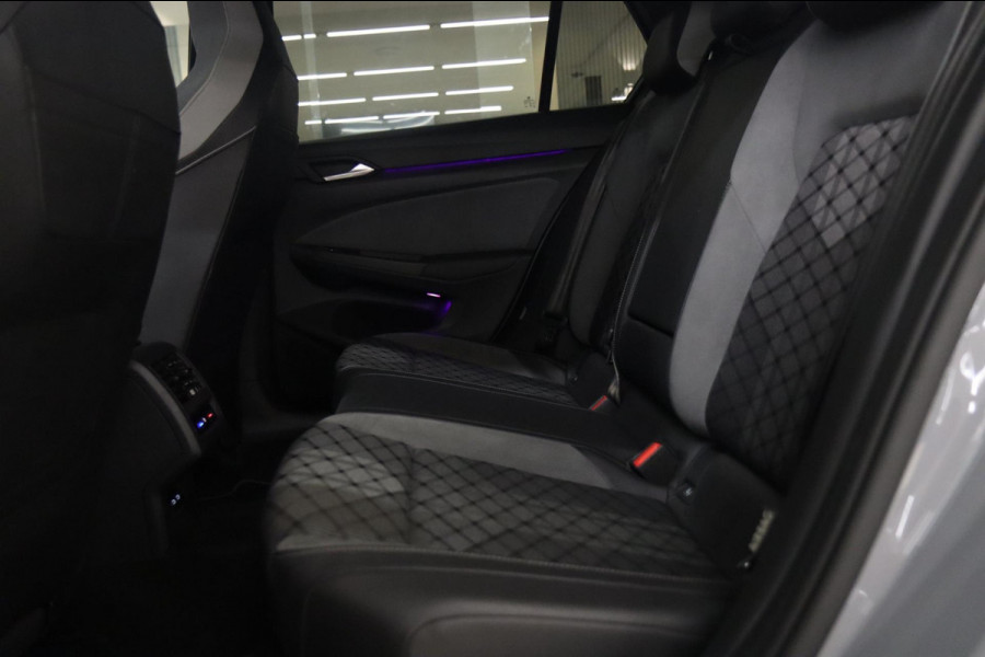 Volkswagen Golf 1.5 eTSI R-Line Business PANO/CAM/CARPLAY/KEYLES/ACC/VOL