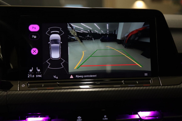 Volkswagen Golf 1.5 eTSI R-Line Business PANO/CAM/CARPLAY/KEYLES/ACC/VOL