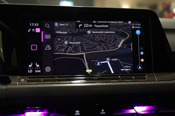 Volkswagen Golf 1.5 eTSI R-Line Business PANO/CAM/CARPLAY/KEYLES/ACC/VOL