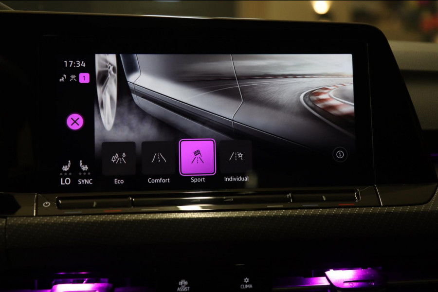 Volkswagen Golf 1.5 eTSI R-Line Business PANO/CAM/CARPLAY/KEYLES/ACC/VOL
