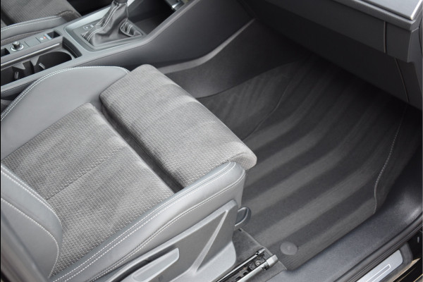 Audi Q3 Sportback 45 TFSI e S-Line 245 Pk Black Ed Navi Camera ACC Leder Matrix 20 Inch