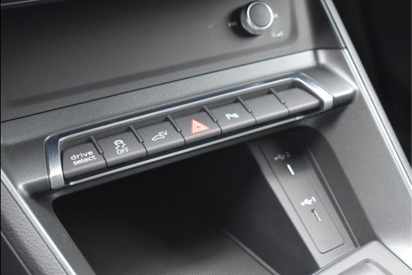 Audi Q3 Sportback 45 TFSI e S-Line 245 Pk Black Ed Navi Camera ACC Leder Matrix 20 Inch