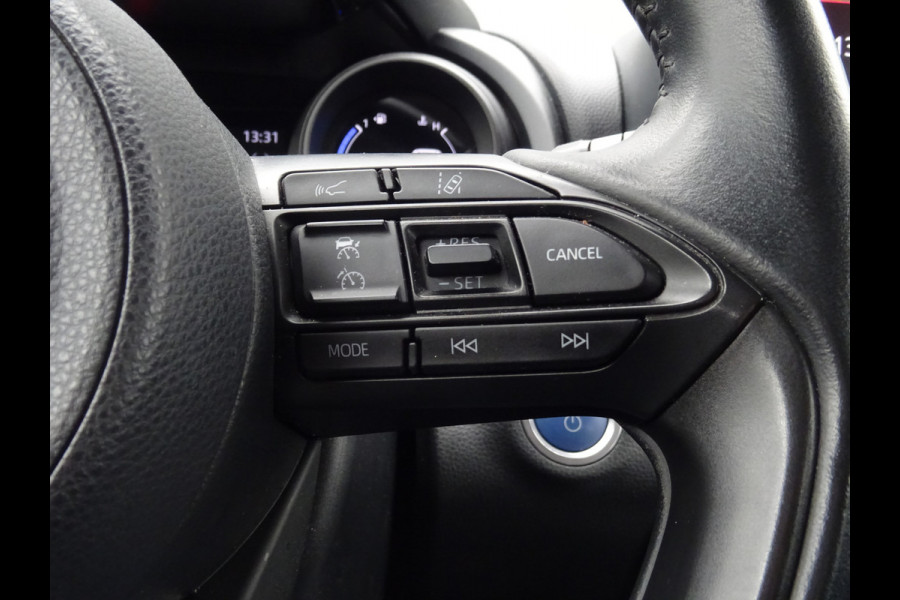Toyota Yaris 1.5 Hybrid Dynamic * LED * CAMERA * NAVIGATIE !! Toyota Yaris 1.5 Hybrid Dynamic * LED * CAMERA * NAVIGATIE !!