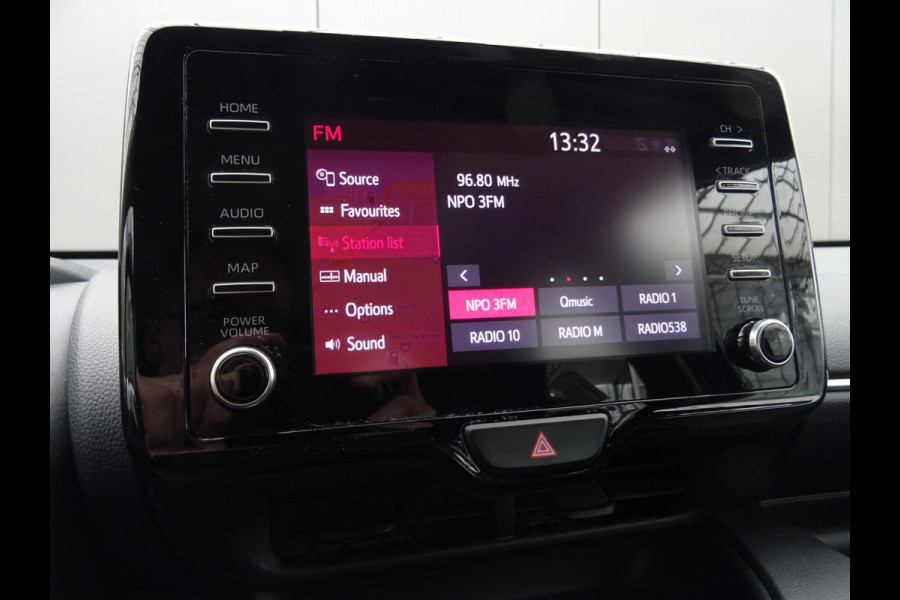 Toyota Yaris 1.5 Hybrid Dynamic * LED * CAMERA * NAVIGATIE !! Toyota Yaris 1.5 Hybrid Dynamic * LED * CAMERA * NAVIGATIE !!