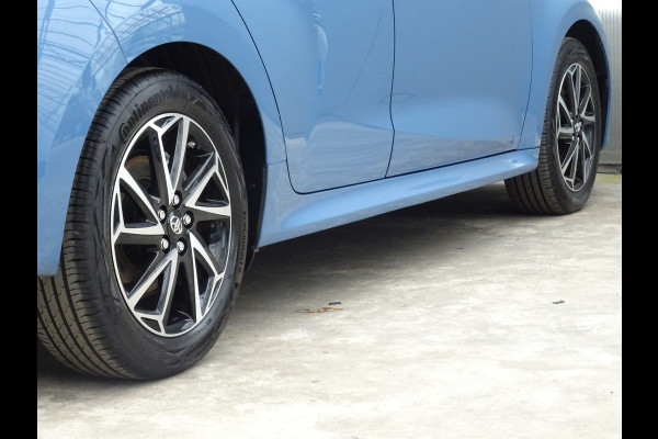 Toyota Yaris 1.5 Hybrid Dynamic * LED * CAMERA * NAVIGATIE !! Toyota Yaris 1.5 Hybrid Dynamic * LED * CAMERA * NAVIGATIE !!