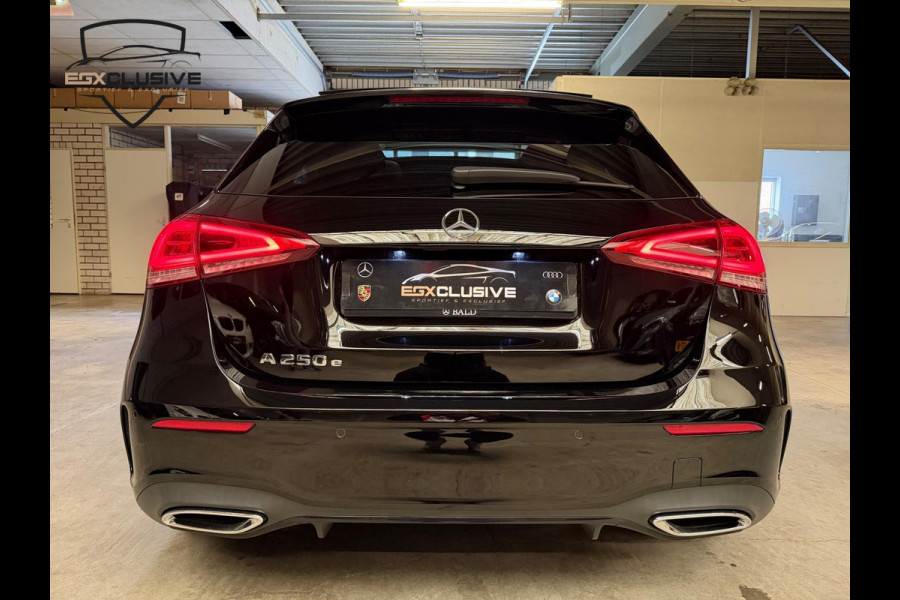 Mercedes-Benz A-Klasse 250 e AMG/Pano/MBUX Mercedes-Benz A-Klasse 250 e AMG/Pano/MBUX