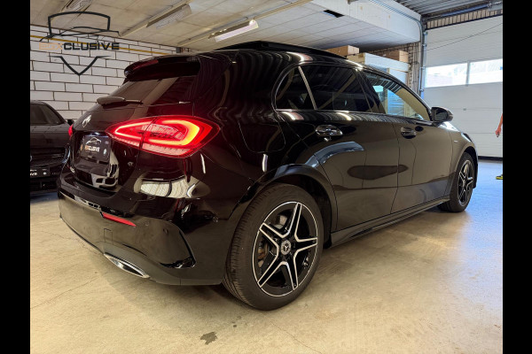 Mercedes-Benz A-Klasse 250 e AMG/Pano/MBUX Mercedes-Benz A-Klasse 250 e AMG/Pano/MBUX