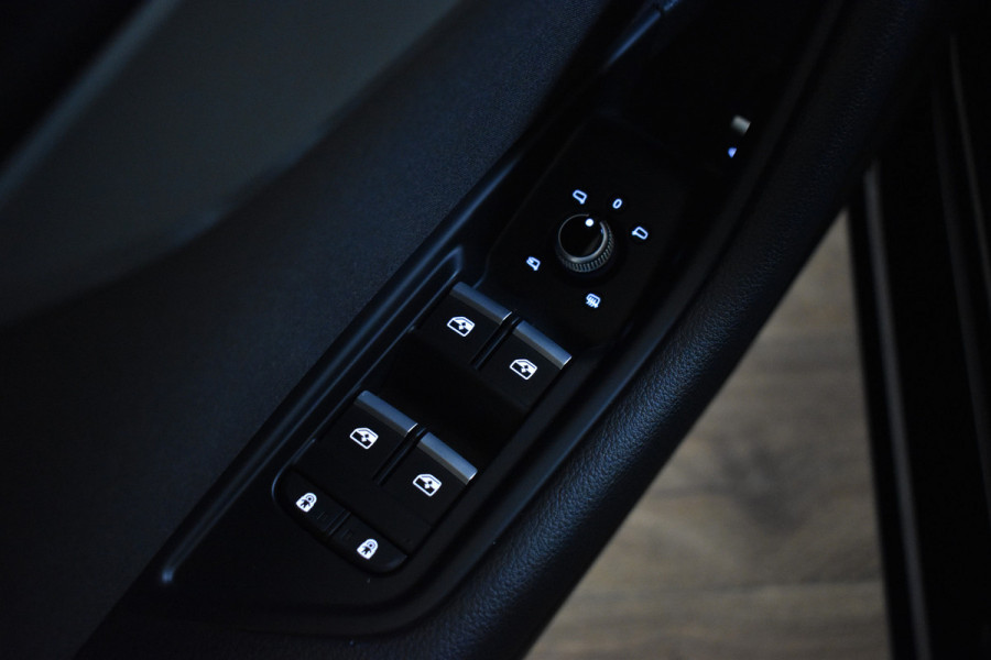 Audi A4 Avant 35 TFSI 2.0 150PK S-TRONIC PRO-LINE** CARPLAY/PDC/LED***