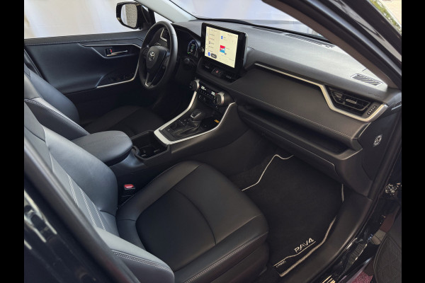 Toyota RAV4 2.5 Hybrid LED LEER CAMERA ELEK.KLEP NAVI CAMERA 18''LMV ADAP.CRUISE ELEK.STOEL STUUR STOELVERW ✅2025✅