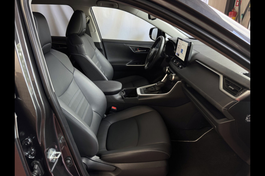 Toyota RAV4 2.5 Hybrid LED LEER CAMERA ELEK.KLEP NAVI CAMERA 18''LMV ADAP.CRUISE ELEK.STOEL STUUR STOELVERW ✅2025✅