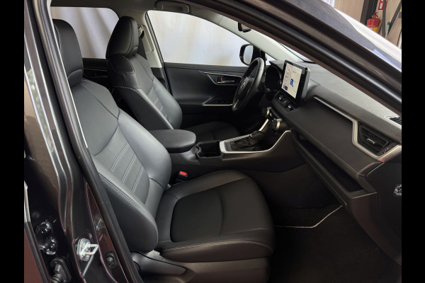 Toyota RAV4 2.5 Hybrid LED LEER CAMERA ELEK.KLEP NAVI CAMERA 18''LMV ADAP.CRUISE ELEK.STOEL STUUR STOELVERW ✅2025✅