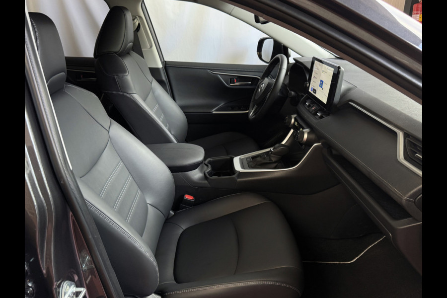 Toyota RAV4 2.5 Hybrid LED LEER CAMERA ELEK.KLEP NAVI CAMERA 18''LMV ADAP.CRUISE ELEK.STOEL STUUR STOELVERW ✅2025✅