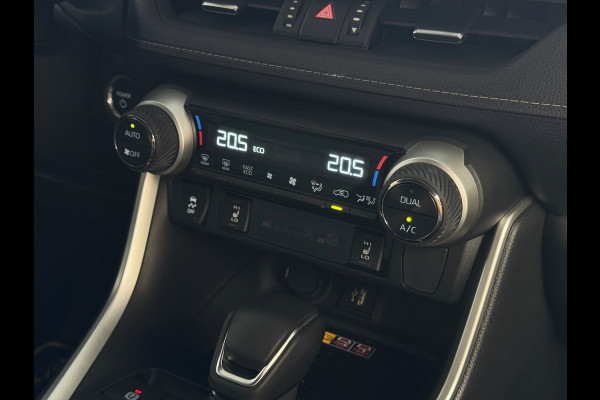 Toyota RAV4 2.5 Hybrid LED LEER CAMERA ELEK.KLEP NAVI CAMERA 18''LMV ADAP.CRUISE ELEK.STOEL STUUR STOELVERW ✅2025✅