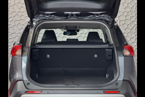 Toyota RAV4 2.5 Hybrid LED LEER CAMERA ELEK.KLEP NAVI CAMERA 18''LMV ADAP.CRUISE ELEK.STOEL STUUR STOELVERW ✅2025✅