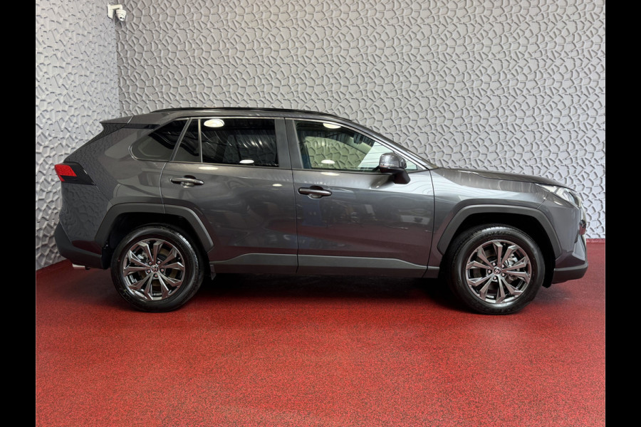 Toyota RAV4 2.5 Hybrid LED LEER CAMERA ELEK.KLEP NAVI CAMERA 18''LMV ADAP.CRUISE ELEK.STOEL STUUR STOELVERW ✅2025✅