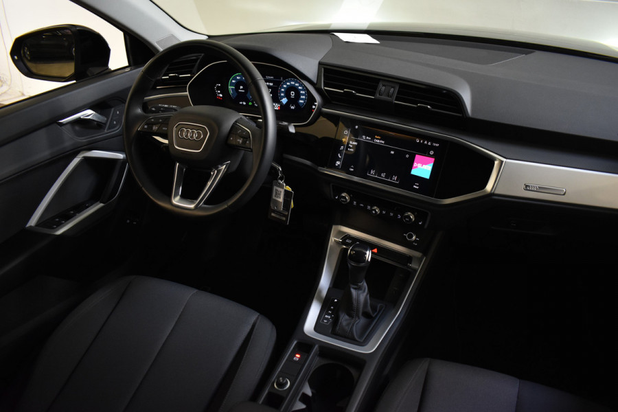 Audi Q3 45 TFSI e 245pk S-TRONIC PRO-LINE TREKHAAK/CARPLAY/ACC***