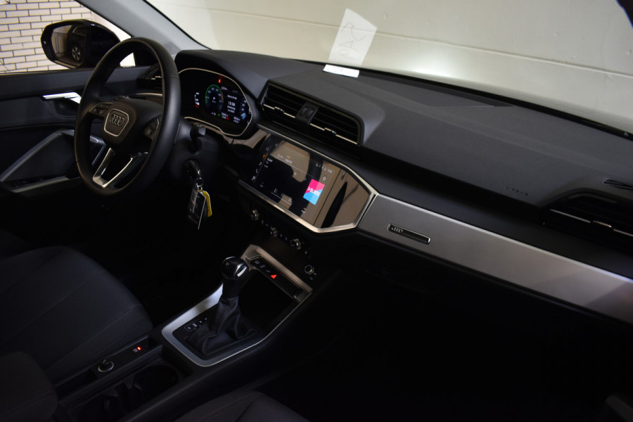 Audi Q3 45 TFSI e 245pk S-TRONIC PRO-LINE TREKHAAK/CARPLAY/ACC***