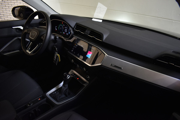 Audi Q3 45 TFSI e 245pk S-TRONIC PRO-LINE TREKHAAK/CARPLAY/ACC***