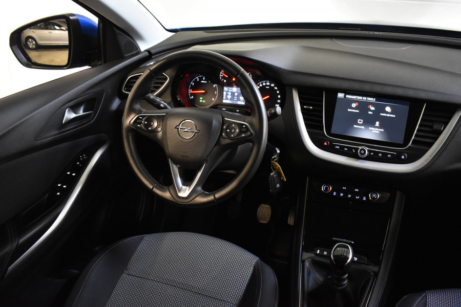 Opel Grandland X 1.2 TURBO BUSINESS EDITION NAVI/CARPLAY/PDC