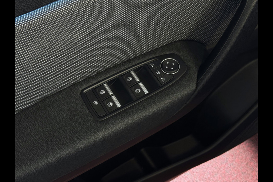 Renault Captur 1.3 MILD HYBRID 160 TECHNO CAMERA 18''LMV STOEL/STUUR .VERW PURE VISION LED 10'' R-LINK NAVI 04/2025 EDC-automaat (Efficiënt Dual Clutch) 7 Versnellingen 1200KG Trekgewicht Renault Captur 1.3 MILD HYBRID 160 TECHNO CAMERA 18''LMV STOEL/STUUR .VERW PURE VISION LED 10'' R-LINK NAVI 04/2025 EDC-automaat (Efficiënt Dual Clutch) 7 Versnellingen 1200KG Trekgewicht