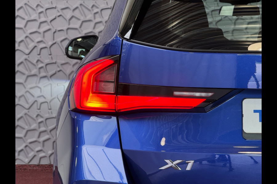 BMW X1 XDRIVE 25E PHEV M-SPORT LED ELEK.KLEP NAVI STOELVERW M-SHADOW LINE CARPLAY/ANDROID ZWARTE.HEMEL PHEV PLUG IN HYBRID AWD 4X4 4WD BMW X1 XDRIVE 25E PHEV M-SPORT LED ELEK.KLEP NAVI STOELVERW M-SHADOW LINE CARPLAY/ANDROID ZWARTE.HEMEL PHEV PLUG IN HYBRID AWD 4X4 4WD