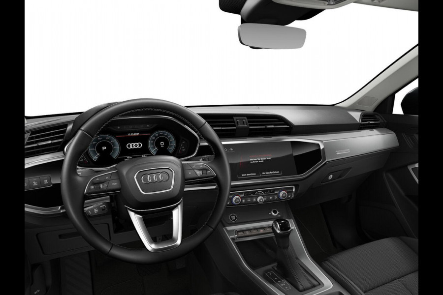 Audi Q3 Sportback 45 TFSI e Business Edition 245pk | Navigatie | Sportstoelen | 18 inch Lichtmetalen velgen  | Parkeersensoren voor en achter