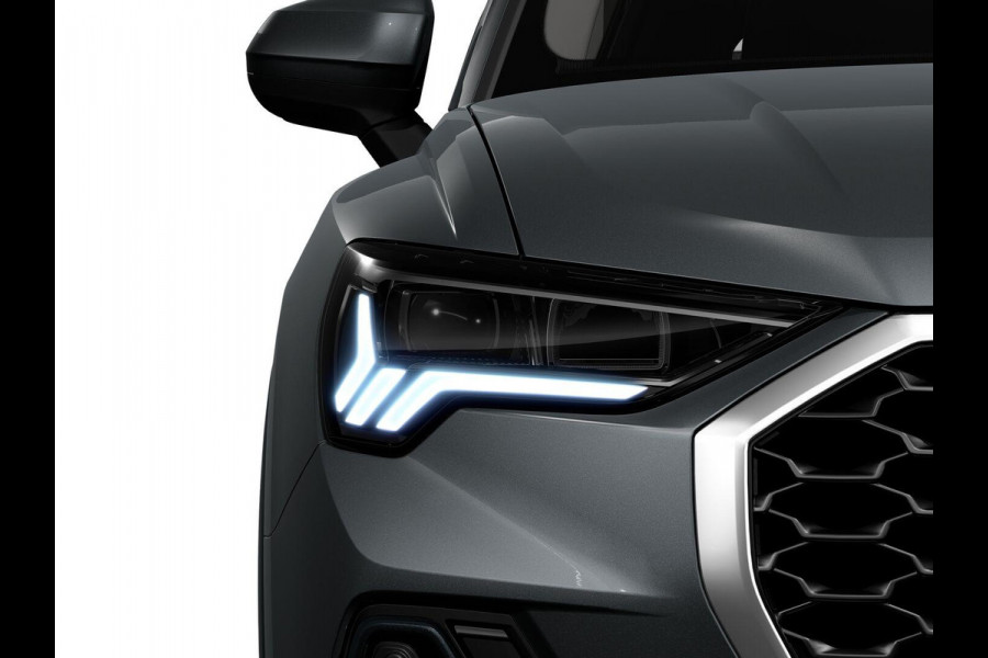 Audi Q3 Sportback 45 TFSI e Business Edition 245pk | Navigatie | Sportstoelen | 18 inch Lichtmetalen velgen  | Parkeersensoren voor en achter