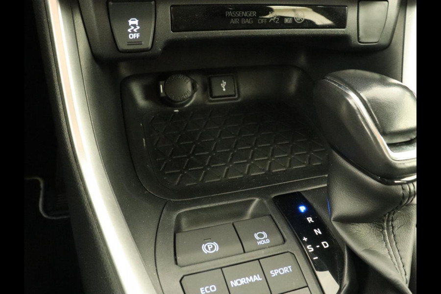 Toyota RAV4 2.5 Hybrid Active | 1e eigenaar | Trekhaak | Adaptive cruise | Camera | Carplay | Full LED | Digital Cockpit | Climate control | Parkeerhulp Toyota RAV4 2.5 Hybrid Active | 1e eigenaar | Trekhaak | Adaptive cruise | Camera | Carplay | Full LED | Digital Cockpit | Climate control | Parkeerhulp