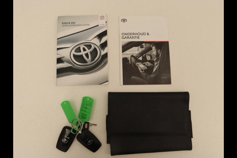 Toyota RAV4 2.5 Hybrid Active | 1e eigenaar | Trekhaak | Adaptive cruise | Camera | Carplay | Full LED | Digital Cockpit | Climate control | Parkeerhulp Toyota RAV4 2.5 Hybrid Active | 1e eigenaar | Trekhaak | Adaptive cruise | Camera | Carplay | Full LED | Digital Cockpit | Climate control | Parkeerhulp