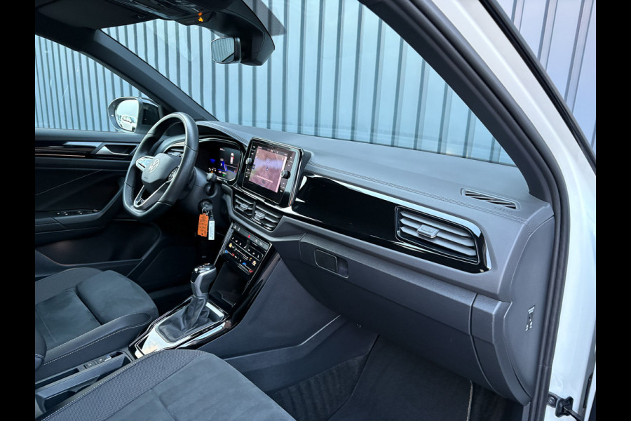 Volkswagen T-Roc 1.5 TSI R-Line Business | Standkachel | Trekhaak afnb. | IQ Light | Camera | Prijs Rijklaar!! Volkswagen T-Roc 1.5 TSI R-Line Business | Standkachel | Trekhaak afnb. | IQ Light | Camera | Prijs Rijklaar!!