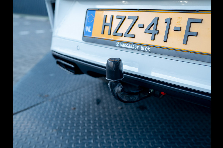 Volkswagen T-Roc 1.5 TSI R-Line Business | Standkachel | Trekhaak afnb. | IQ Light | Camera | Prijs Rijklaar!! Volkswagen T-Roc 1.5 TSI R-Line Business | Standkachel | Trekhaak afnb. | IQ Light | Camera | Prijs Rijklaar!!