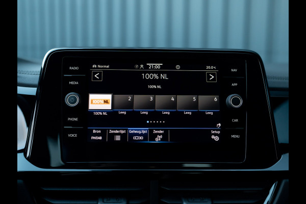 Volkswagen T-Roc 1.5 TSI R-Line Business | Standkachel | Trekhaak afnb. | IQ Light | Camera | Prijs Rijklaar!! Volkswagen T-Roc 1.5 TSI R-Line Business | Standkachel | Trekhaak afnb. | IQ Light | Camera | Prijs Rijklaar!!