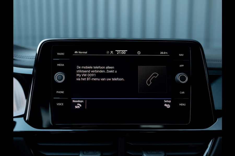 Volkswagen T-Roc 1.5 TSI R-Line Business | Standkachel | Trekhaak afnb. | IQ Light | Camera | Prijs Rijklaar!! Volkswagen T-Roc 1.5 TSI R-Line Business | Standkachel | Trekhaak afnb. | IQ Light | Camera | Prijs Rijklaar!!