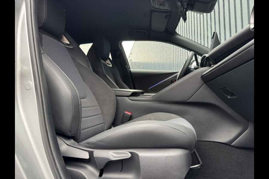 Toyota C-HR 1.8 Hybrid 140 Executive / Bi tone | Afnm. Trekhaak | JBL | Rijklaar!!! Toyota C-HR 1.8 Hybrid 140 Executive / Bi tone | Afnm. Trekhaak | JBL | Rijklaar!!!
