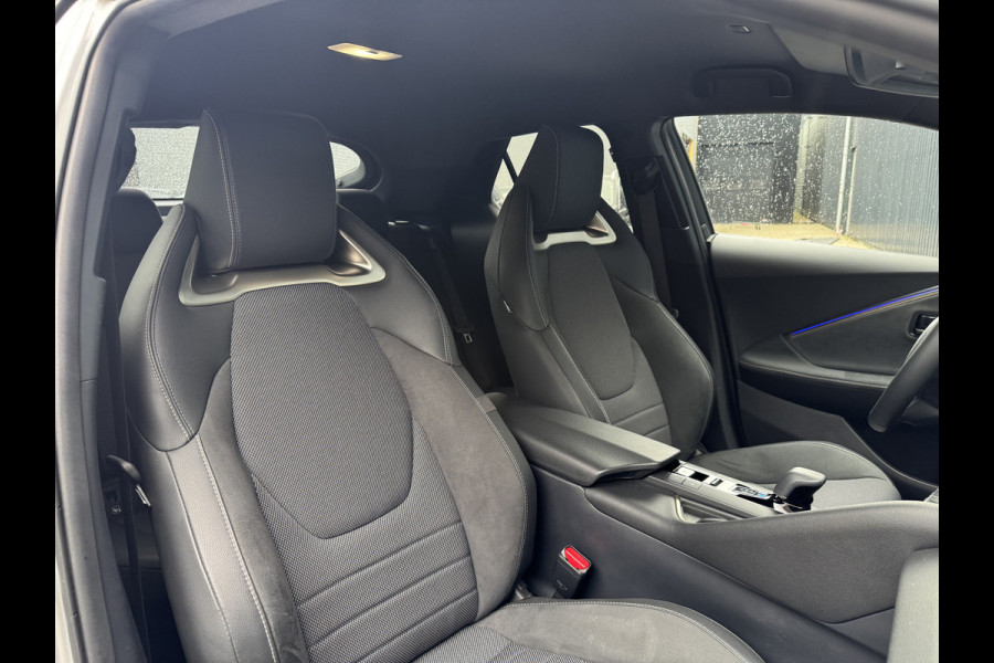 Toyota C-HR 1.8 Hybrid 140 Executive / Bi tone | Afnm. Trekhaak | JBL | Rijklaar!!! Toyota C-HR 1.8 Hybrid 140 Executive / Bi tone | Afnm. Trekhaak | JBL | Rijklaar!!!