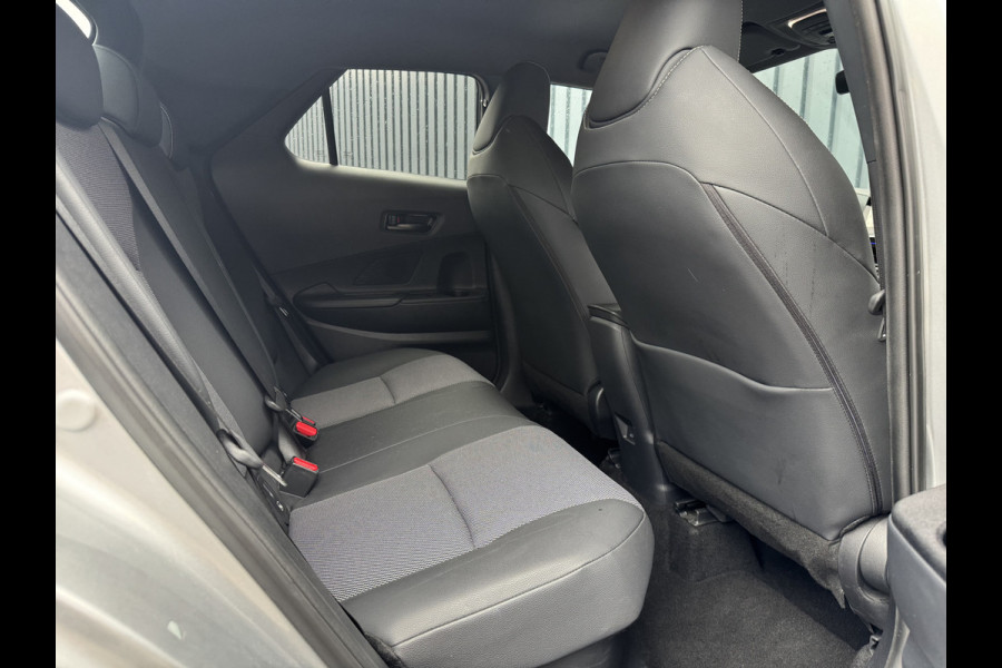 Toyota C-HR 1.8 Hybrid 140 Executive / Bi tone | Afnm. Trekhaak | JBL | Rijklaar!!! Toyota C-HR 1.8 Hybrid 140 Executive / Bi tone | Afnm. Trekhaak | JBL | Rijklaar!!!