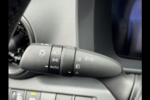 Toyota C-HR 1.8 Hybrid 140 Executive / Bi tone | Afnm. Trekhaak | JBL | Rijklaar!!! Toyota C-HR 1.8 Hybrid 140 Executive / Bi tone | Afnm. Trekhaak | JBL | Rijklaar!!!