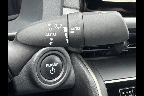 Toyota C-HR 1.8 Hybrid 140 Executive / Bi tone | Afnm. Trekhaak | JBL | Rijklaar!!! Toyota C-HR 1.8 Hybrid 140 Executive / Bi tone | Afnm. Trekhaak | JBL | Rijklaar!!!